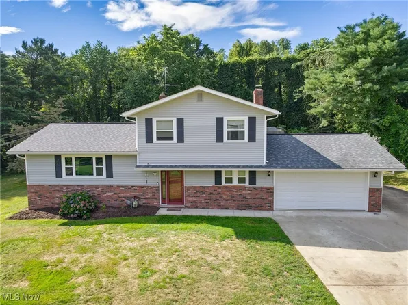 4759 Edna Dr, Barberton, OH 44203