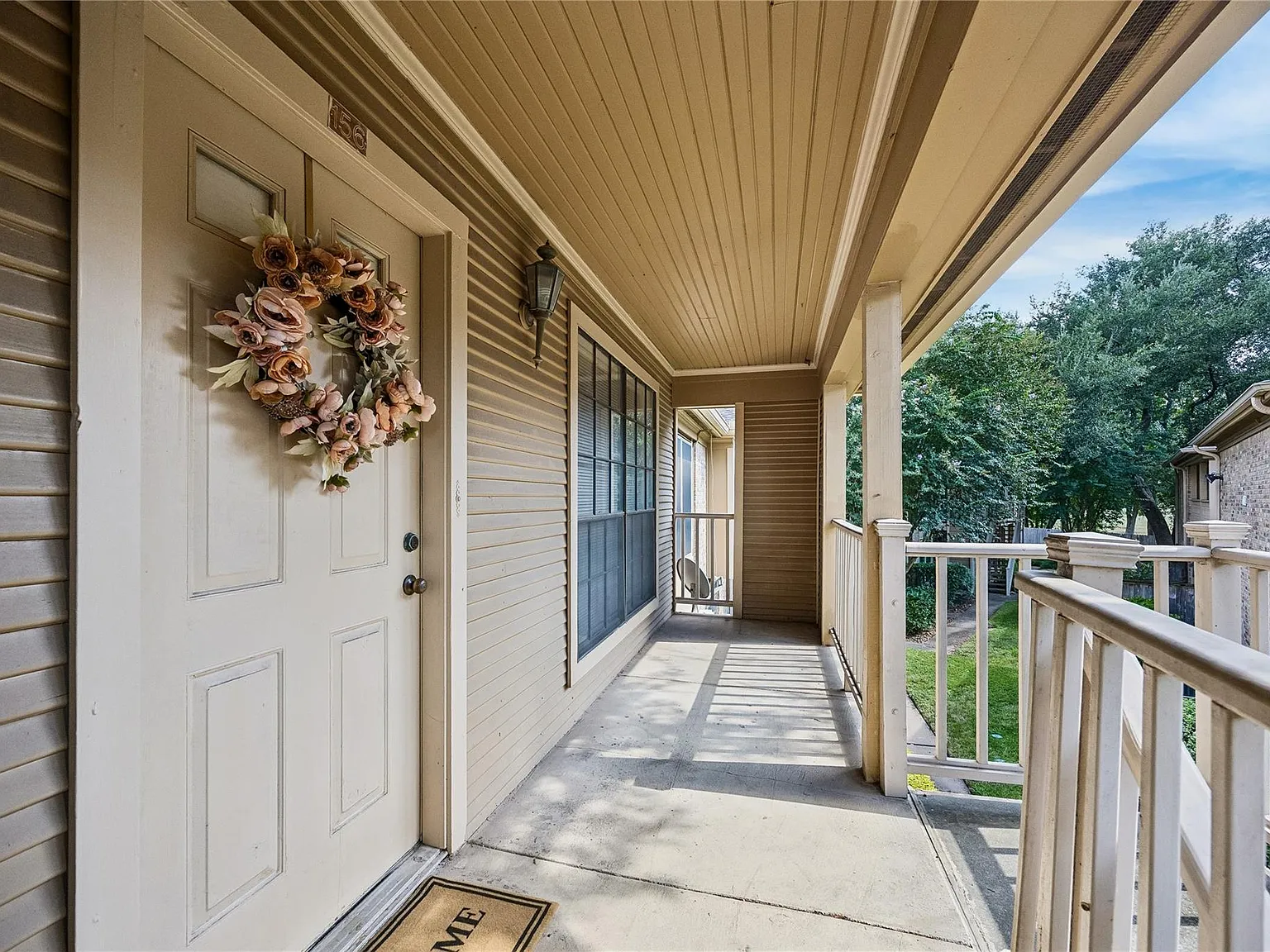 1 bed, 1.0 bath, 480 sqft, $950 — Photo 2