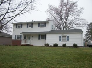 65 Victoria Dr, Rochester, NY 14618