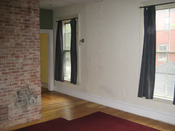 243 State St APT 2R, Portland, ME 04101