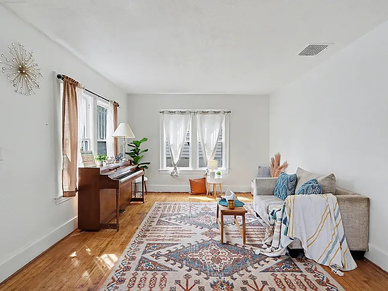 140 Dixie Ave — Photo 4