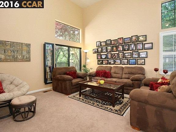 5th image of 30 Stratford Ct