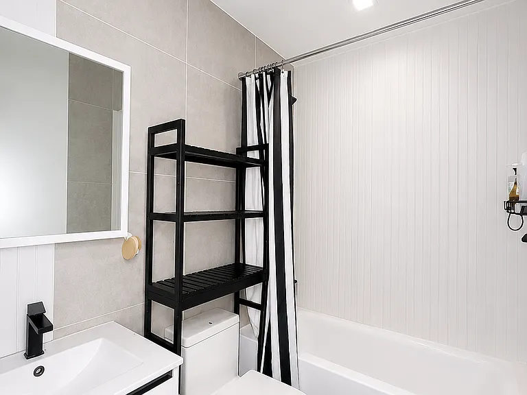 720 De Kalb Ave #4 — Photo 3