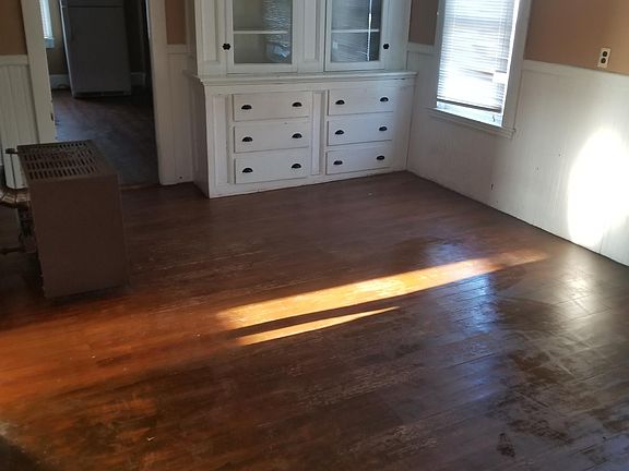 2nd image of 164 Holly St #3