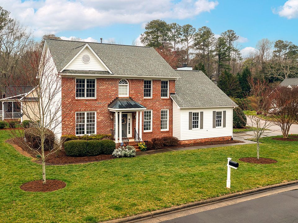1st image of 805 E Oak Dr