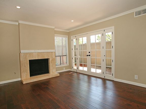 2nd image of 100 Aspen Ln