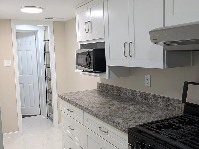Kitchen & pantry area