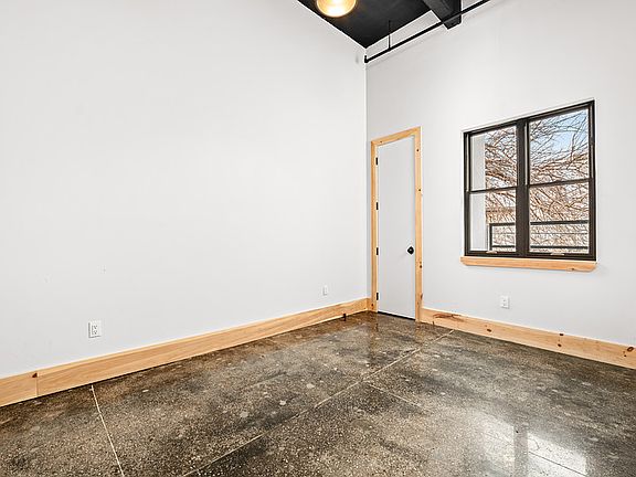 4th image of 255 18th St APT 209