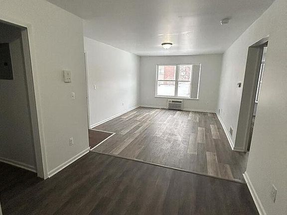 3rd image of 723 Green Rd APT 227