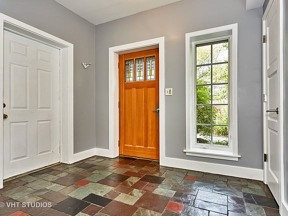 4th image of 2327 Birchwood Ave