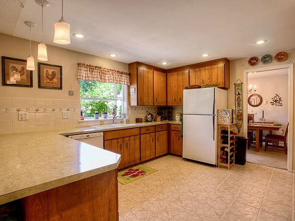 3rd image of 8615 145th St NW