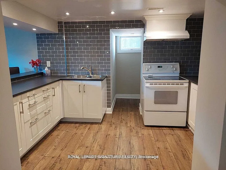 2587 Burslem Rd #BASEMENT — Photo 3
