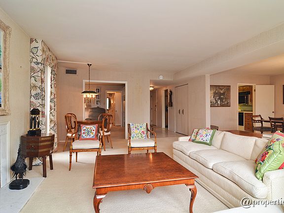 Living Room/Dining Room