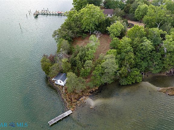 3rd image of 173 Tilden Ln #1