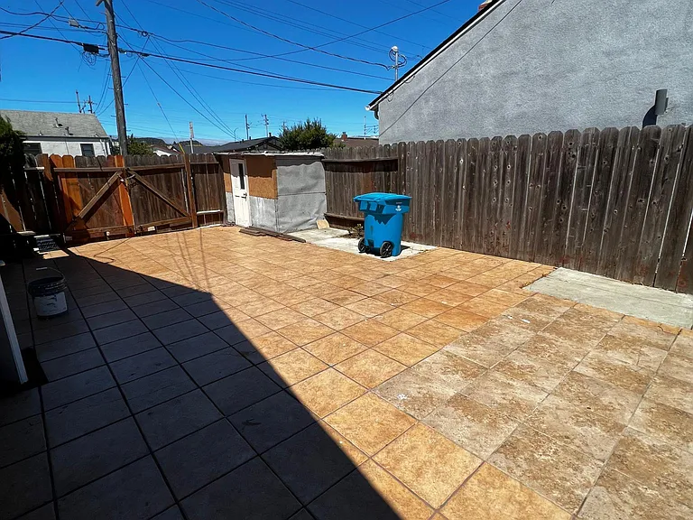 600 2nd Ave — Photo 23