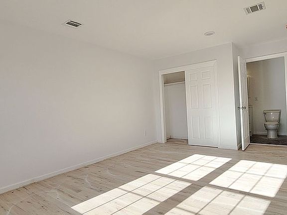 5th image of 715 Newark Ave #1D