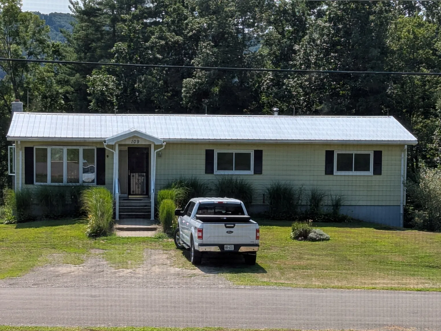 109 Allyn Rd — Photo 1