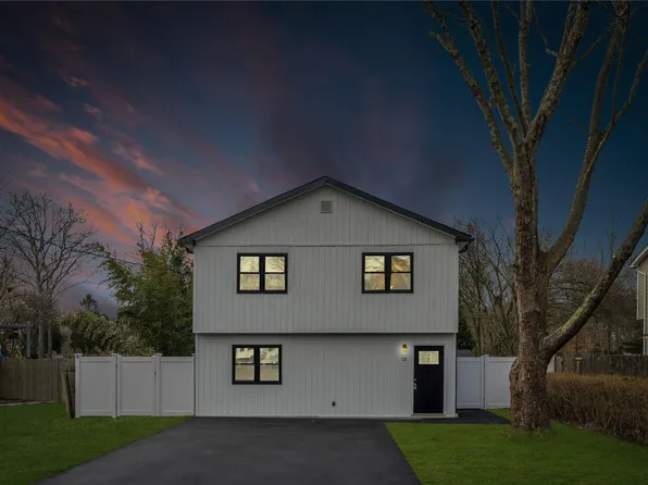 18 Kameo Drive, Mastic, NY 11950