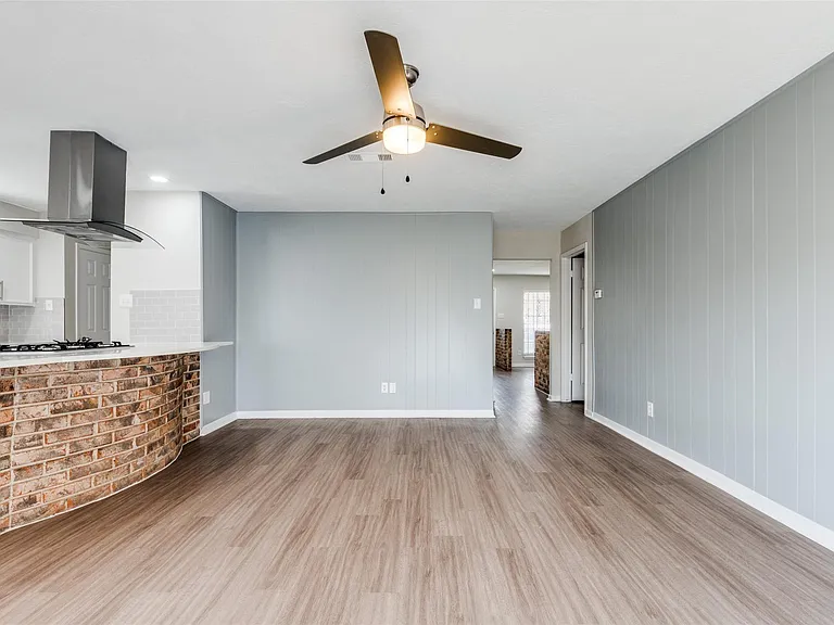 5426 Fairgreen Ln — Photo 10