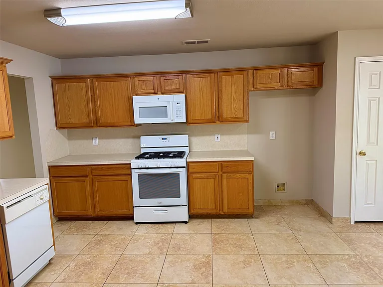 3715 Lindenfield Dr — Photo 11