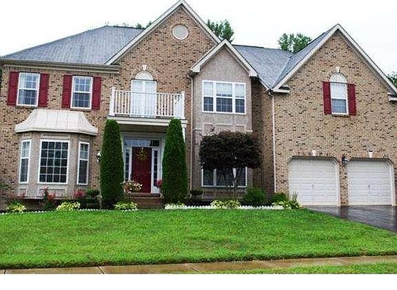 5th image of 20 Blue Spruce Dr