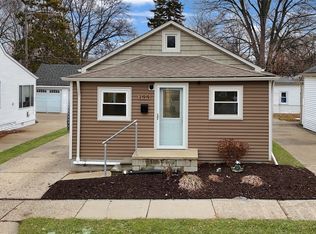 21919 Avalon St, Saint Clair Shores, MI 48080