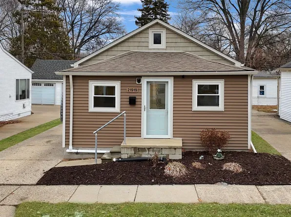 21919 Avalon St, Saint Clair Shores, MI 48080