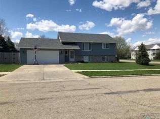 6601 S Connie Ave, Sioux Falls, SD 57108