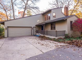 1092 E Weatherhill Dr SW, Rochester, MN 55902