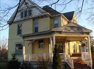 407 N Chestnut St, Le Roy, IL
