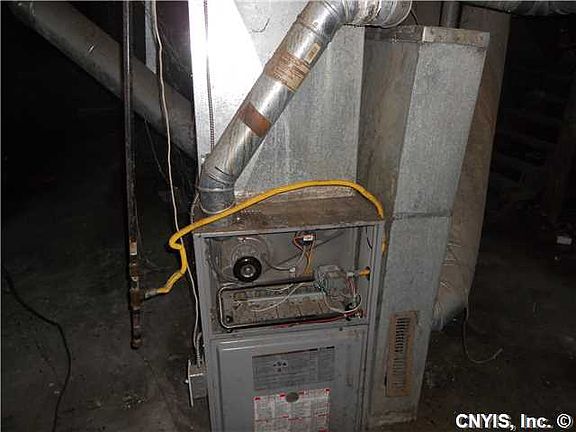 4th image of 220 McKinley Ave