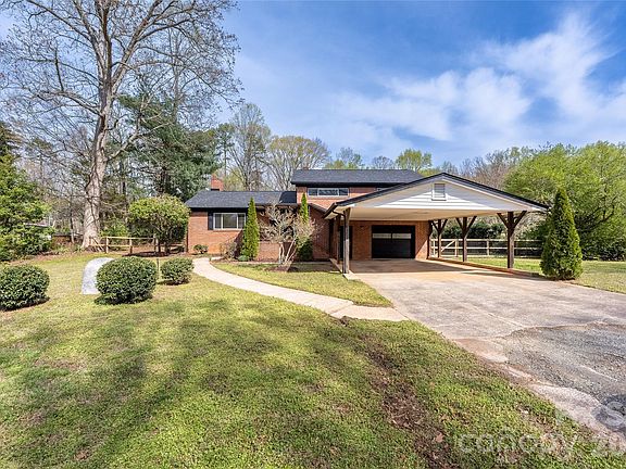 3rd image of 9424 Pembroke Rd