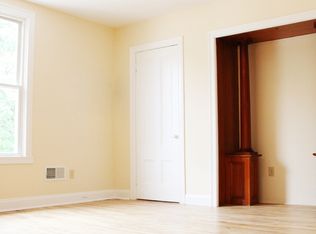 16 Grant St APT 5, Burlington, VT 05401