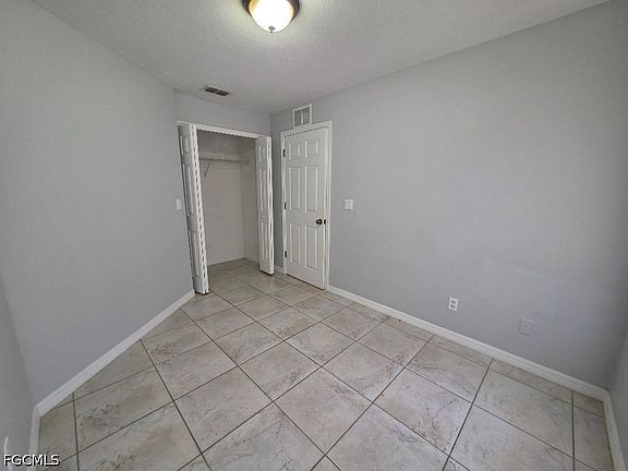 4th image of 332 Rogen St