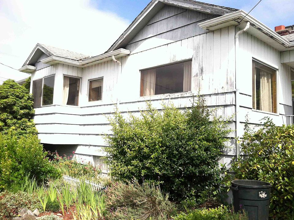2nd image of 8001 Brooklyn Ave NE