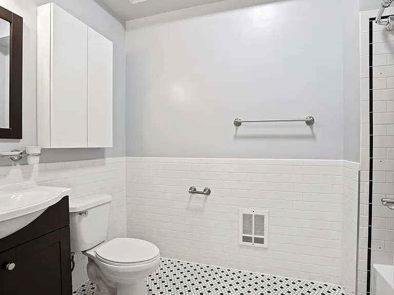 135 Plymouth St #205A — Photo 3