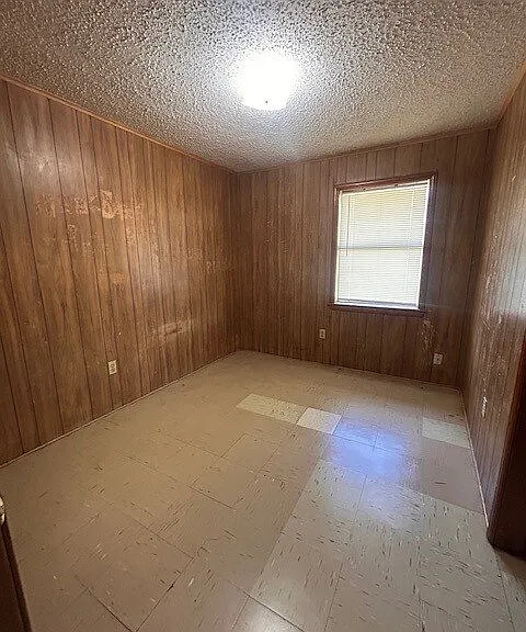 1412 Atkinson Dr — Photo 4