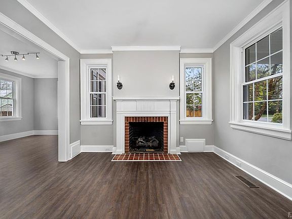 4th image of 703 Agawam St