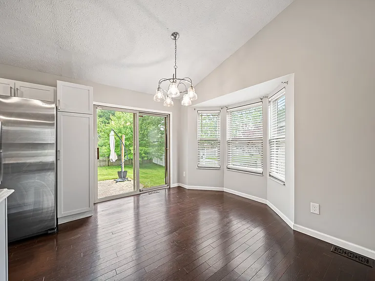 1300 Faunsdale Dr — Photo 16