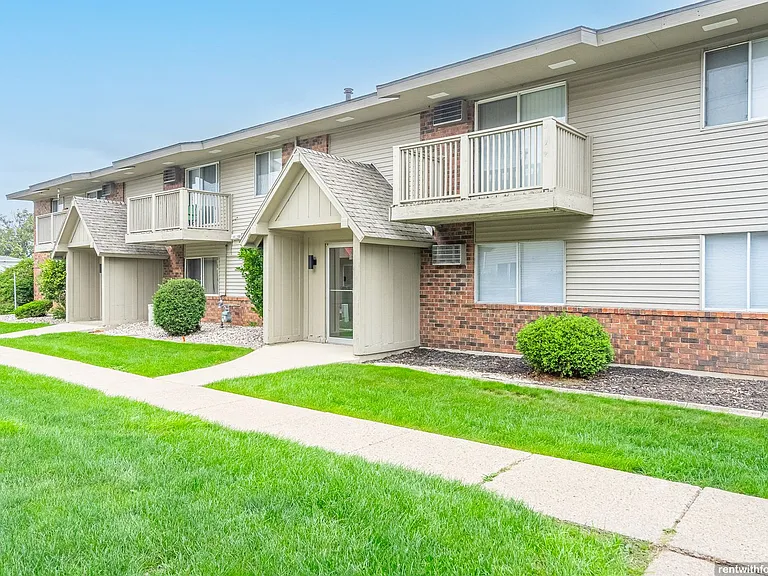 EVERGREEN PLACE — Photo 13