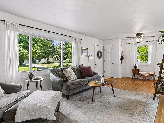 4th image of 6164 Oak Knoll Dr