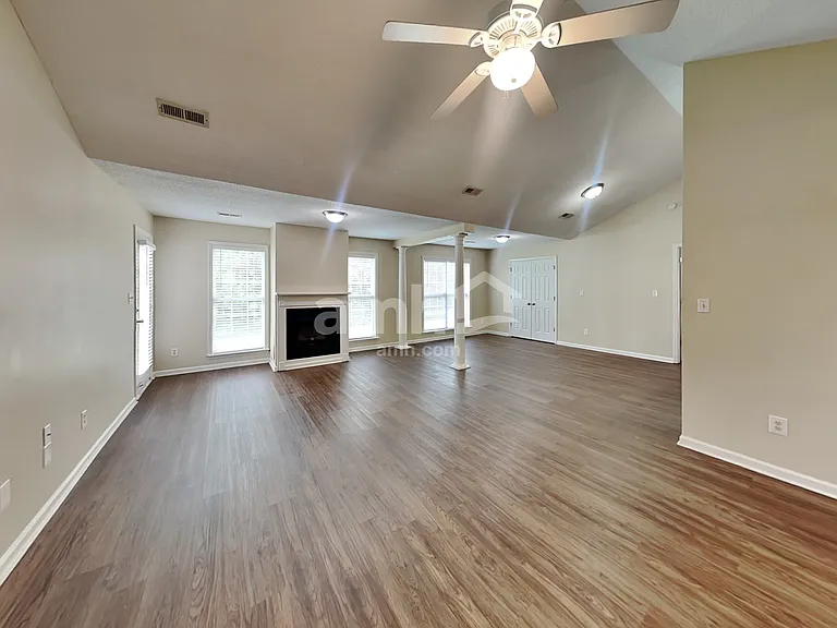 4902 Hunters Blf — Photo 7