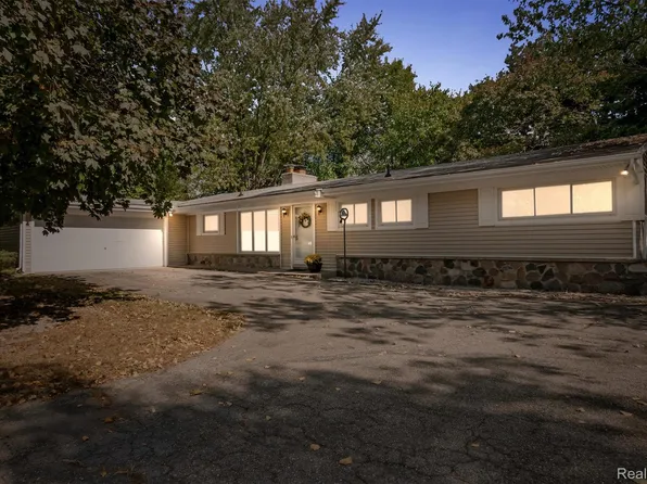 32430 Nottingham Knls, Farmington Hills, MI 48334