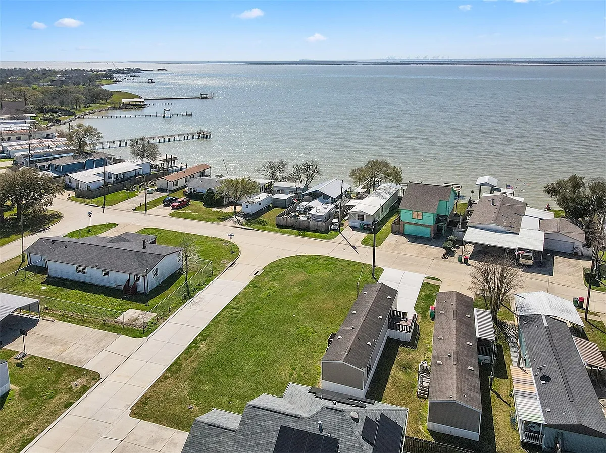 Building Photo - 3035 Bay Oaks Harbor Dr