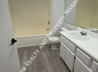 1327 Reddick Ln APT 3, Bakersfield, CA 93312