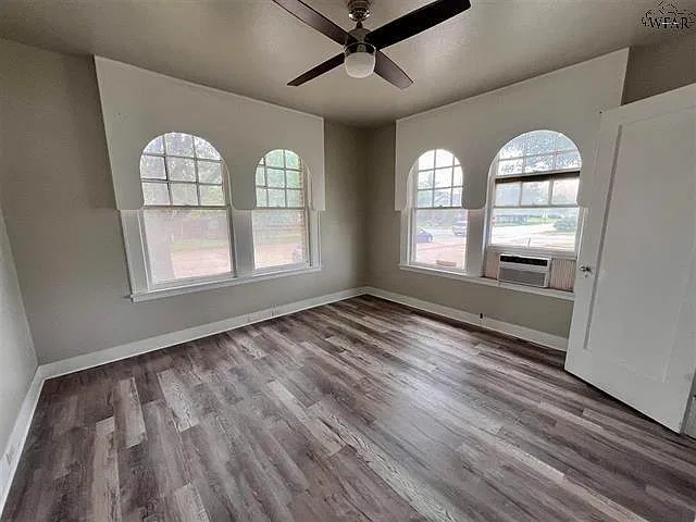 908 Denver St — Photo 3