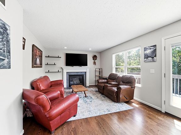 3rd image of 12067 Brookway Dr