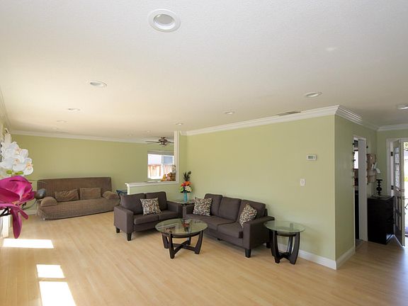 5th image of 7274 Brighton Dr