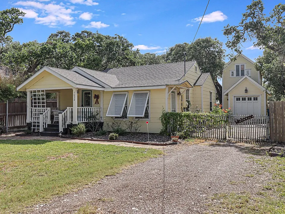 1024 N Austin St
