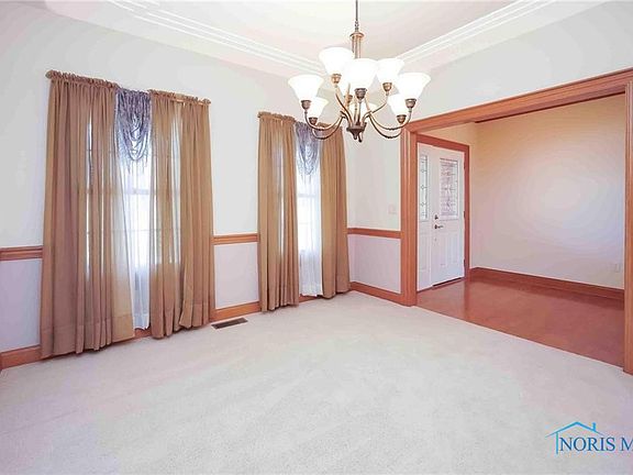 5th image of 200 Elm St